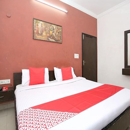 Oyo 12972 Hotel Krishna Castle Amritsar Exteriér fotografie