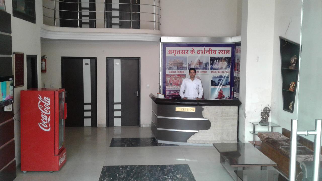 Oyo 12972 Hotel Krishna Castle Amritsar Exteriér fotografie