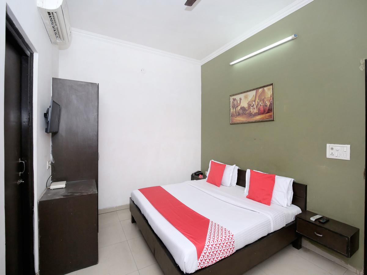 Oyo 12972 Hotel Krishna Castle Amritsar Exteriér fotografie