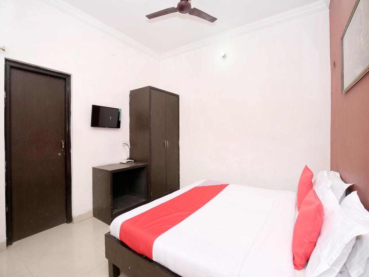 Oyo 12972 Hotel Krishna Castle Amritsar Exteriér fotografie