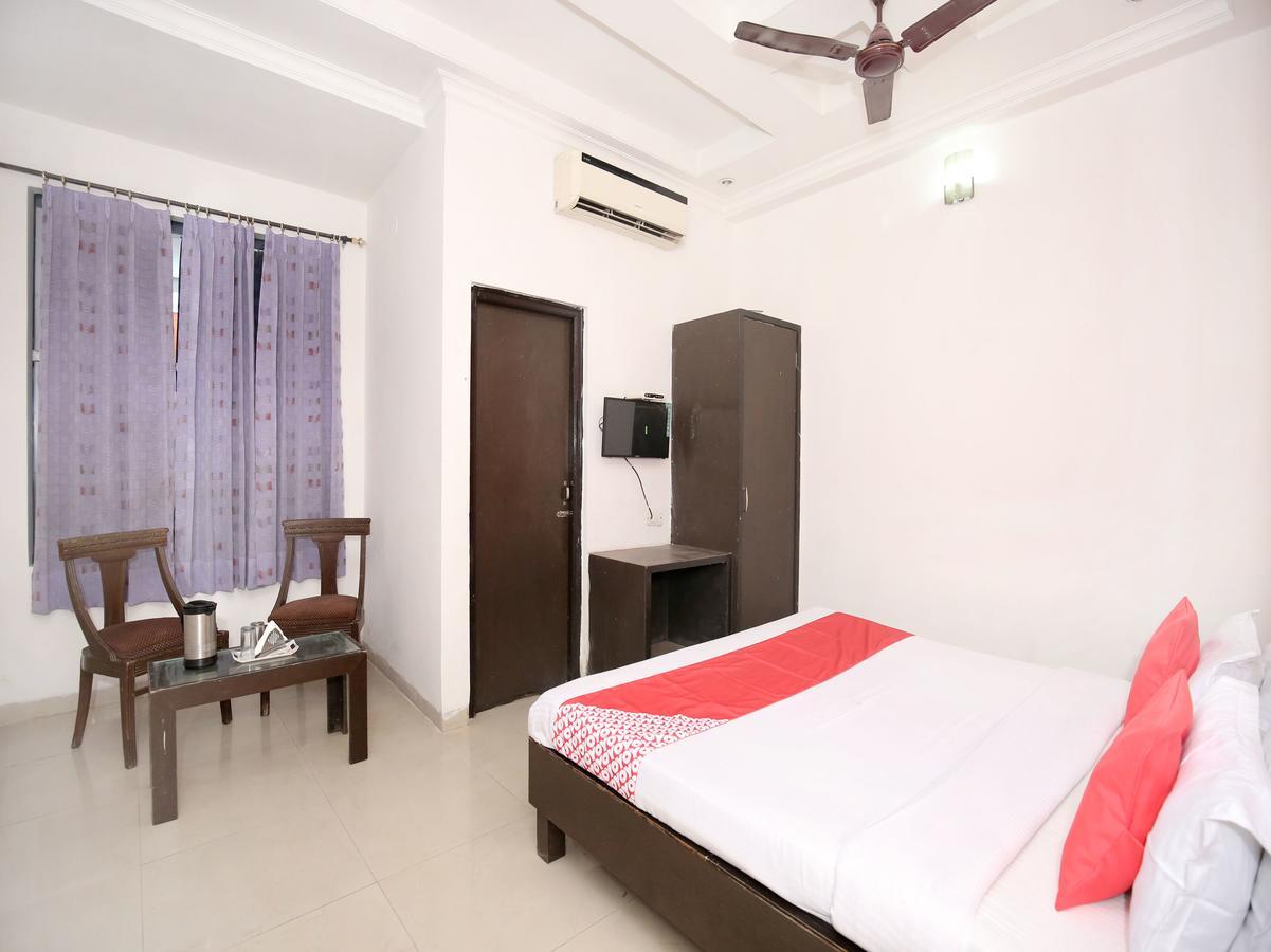 Oyo 12972 Hotel Krishna Castle Amritsar Exteriér fotografie