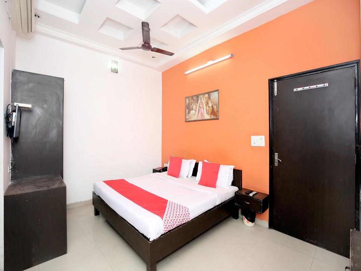 Oyo 12972 Hotel Krishna Castle Amritsar Exteriér fotografie