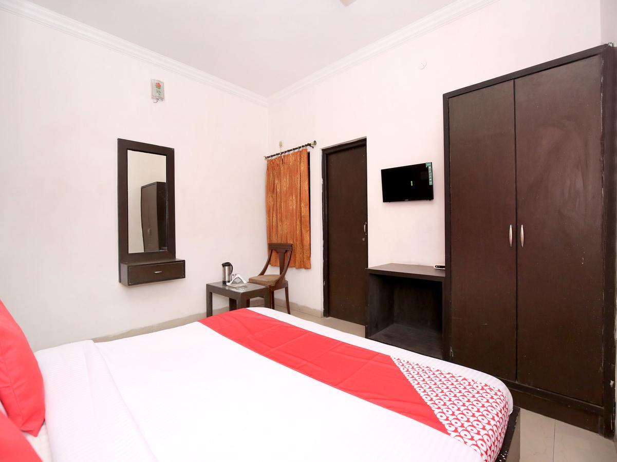 Oyo 12972 Hotel Krishna Castle Amritsar Exteriér fotografie